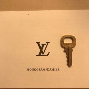 Louis Vuitton Key 339